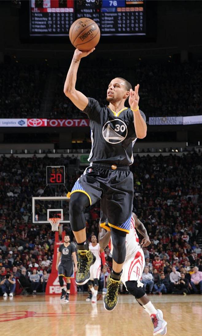 翼与中后场 翼与中后场